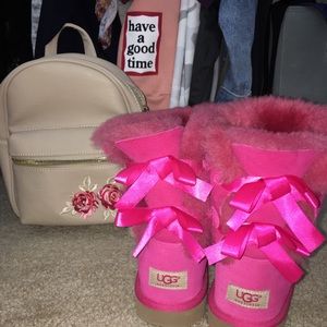 Pinkbow uggs
